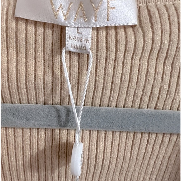 WAYF Flutter Ruffle Ribbed Cardigan Size Large NWT - Picture 5 of 6